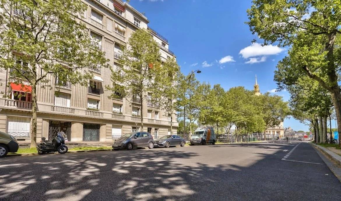 Appartement à PARIS-7E