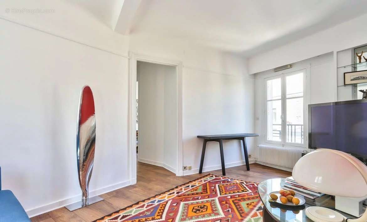 Appartement à PARIS-7E