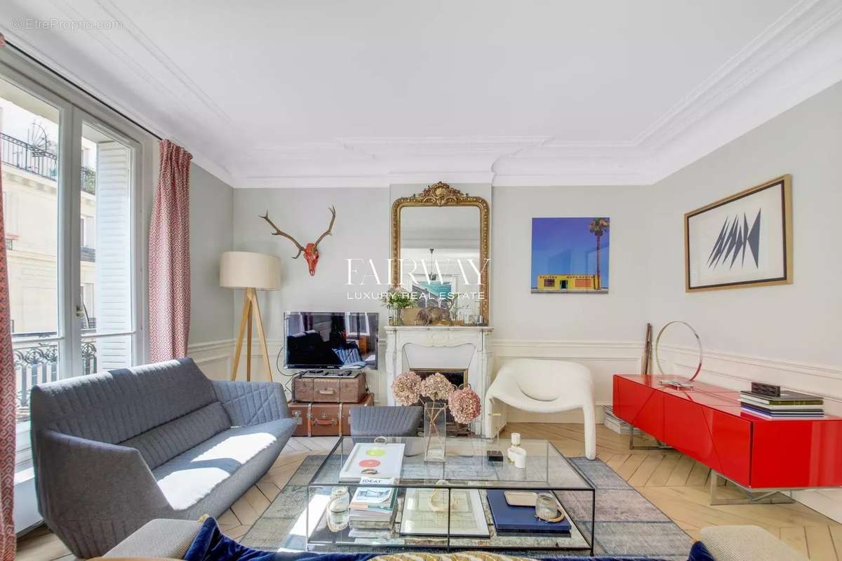 Appartement à PARIS-17E