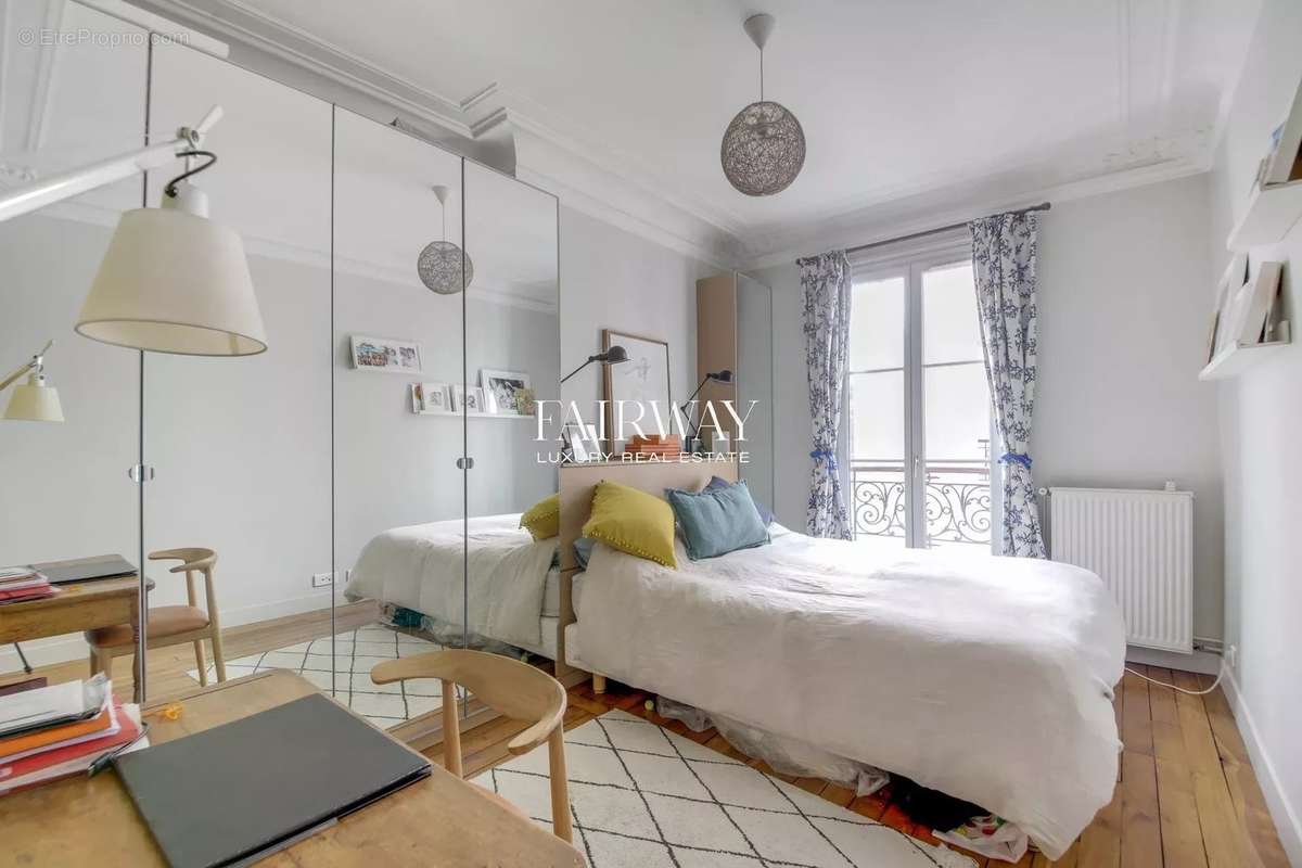 Appartement à PARIS-17E