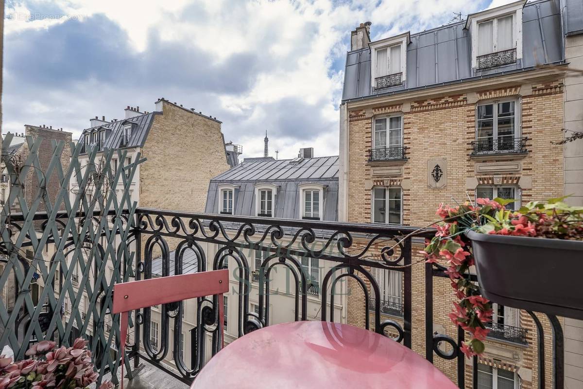 Appartement à PARIS-16E