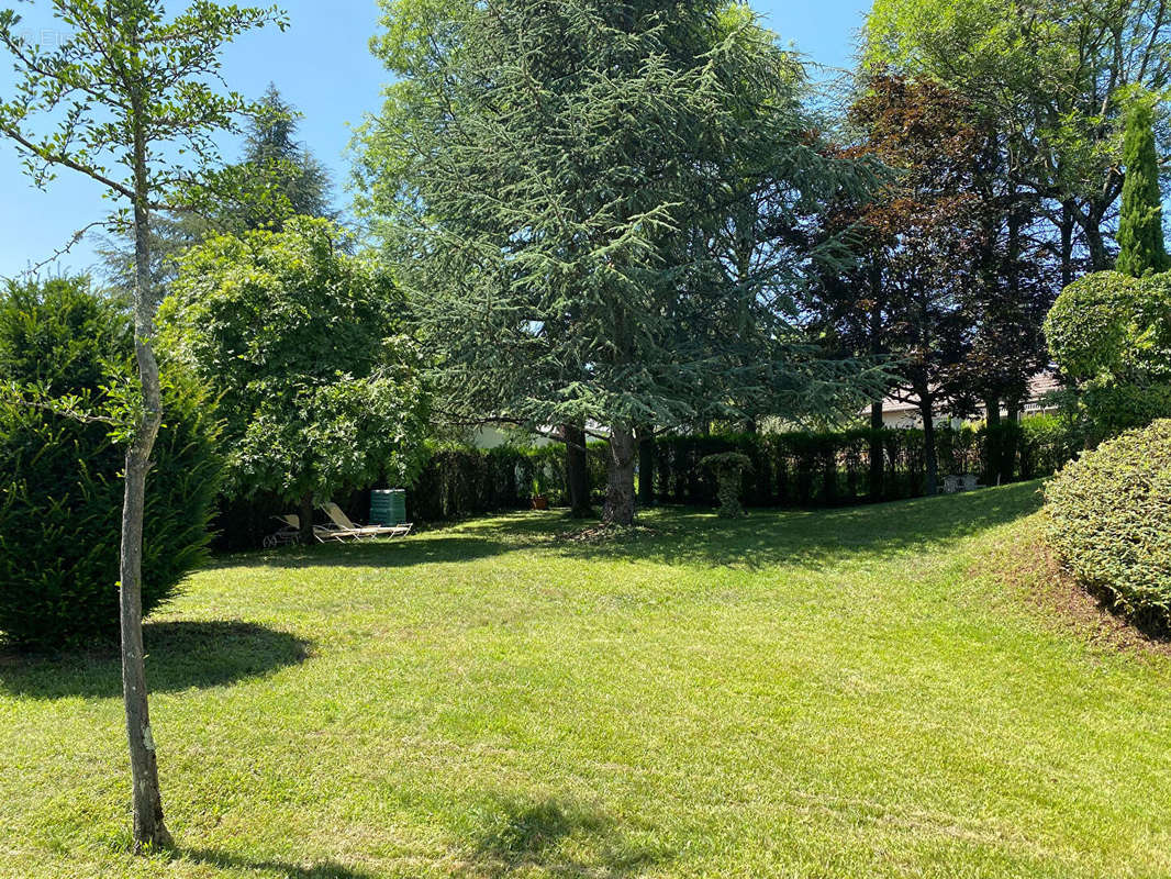 Maison à CHARBONNIERES-LES-BAINS