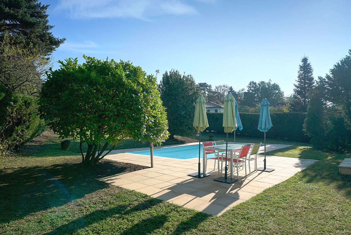 Maison à CHARBONNIERES-LES-BAINS