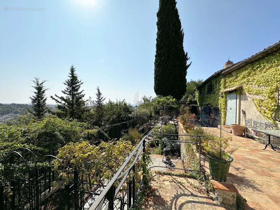 Maison à CAGNES-SUR-MER