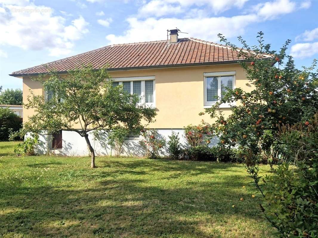 Maison à SAINT-LUBIN-DES-JONCHERETS