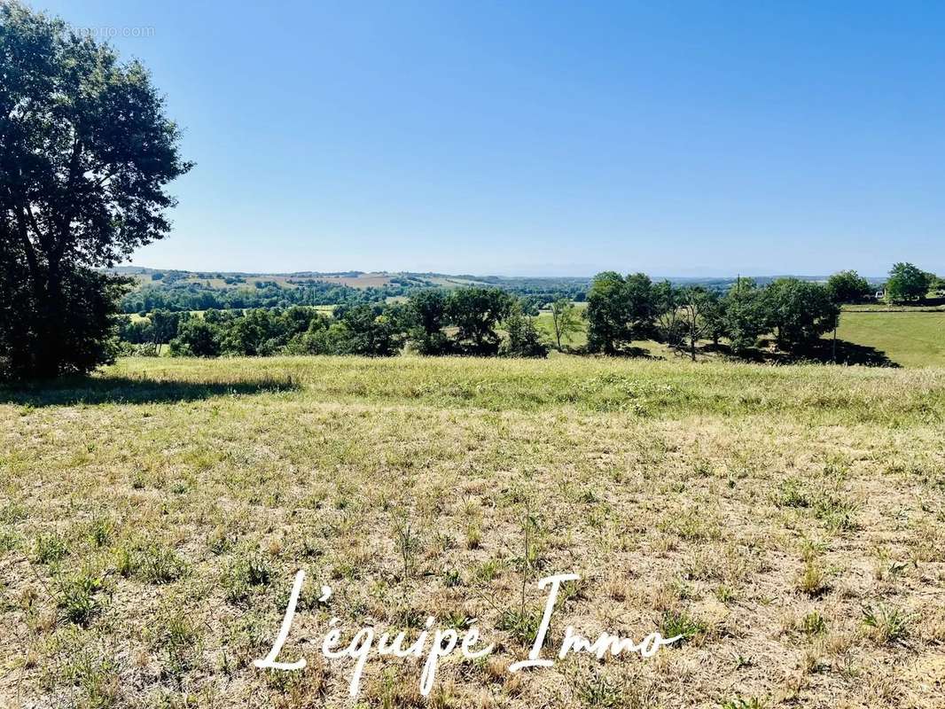 Terrain à L&#039;ISLE-JOURDAIN