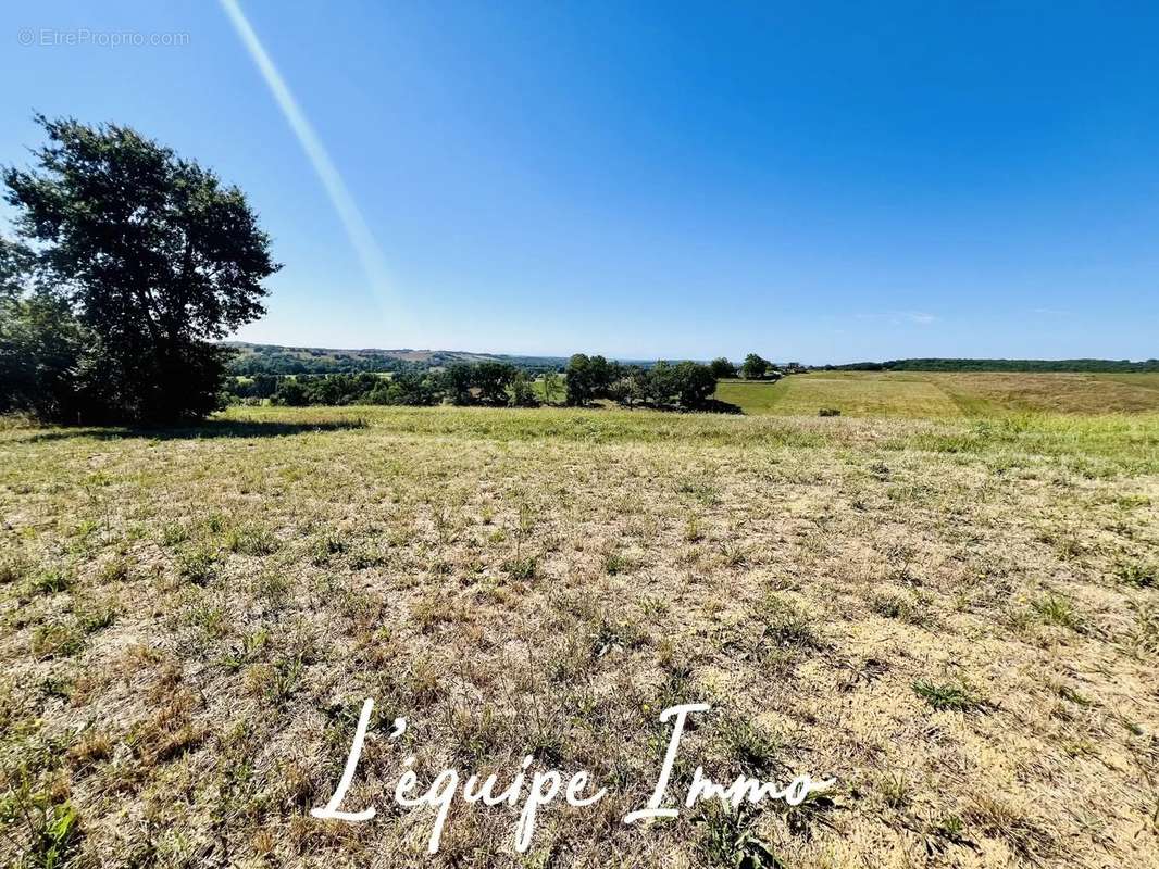 Terrain à L&#039;ISLE-JOURDAIN