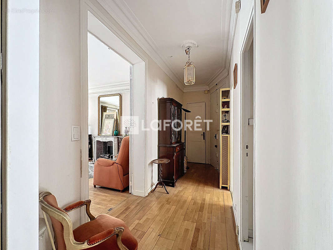 Appartement à PARIS-8E