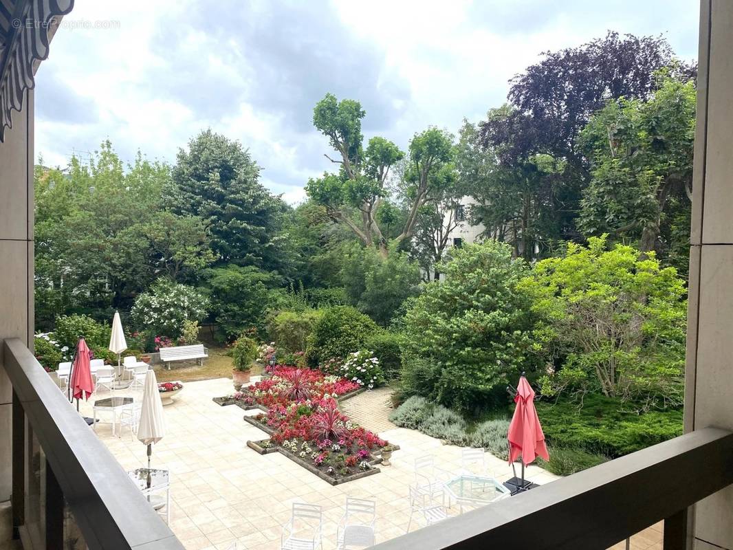 Appartement à NEUILLY-SUR-SEINE