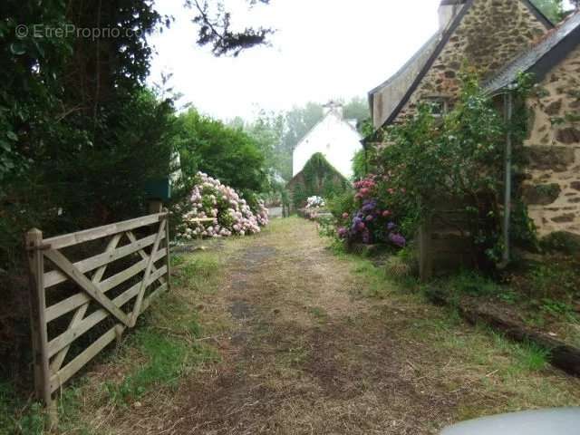 Maison à PONT-DE-BUIS-LES-QUIMERCH