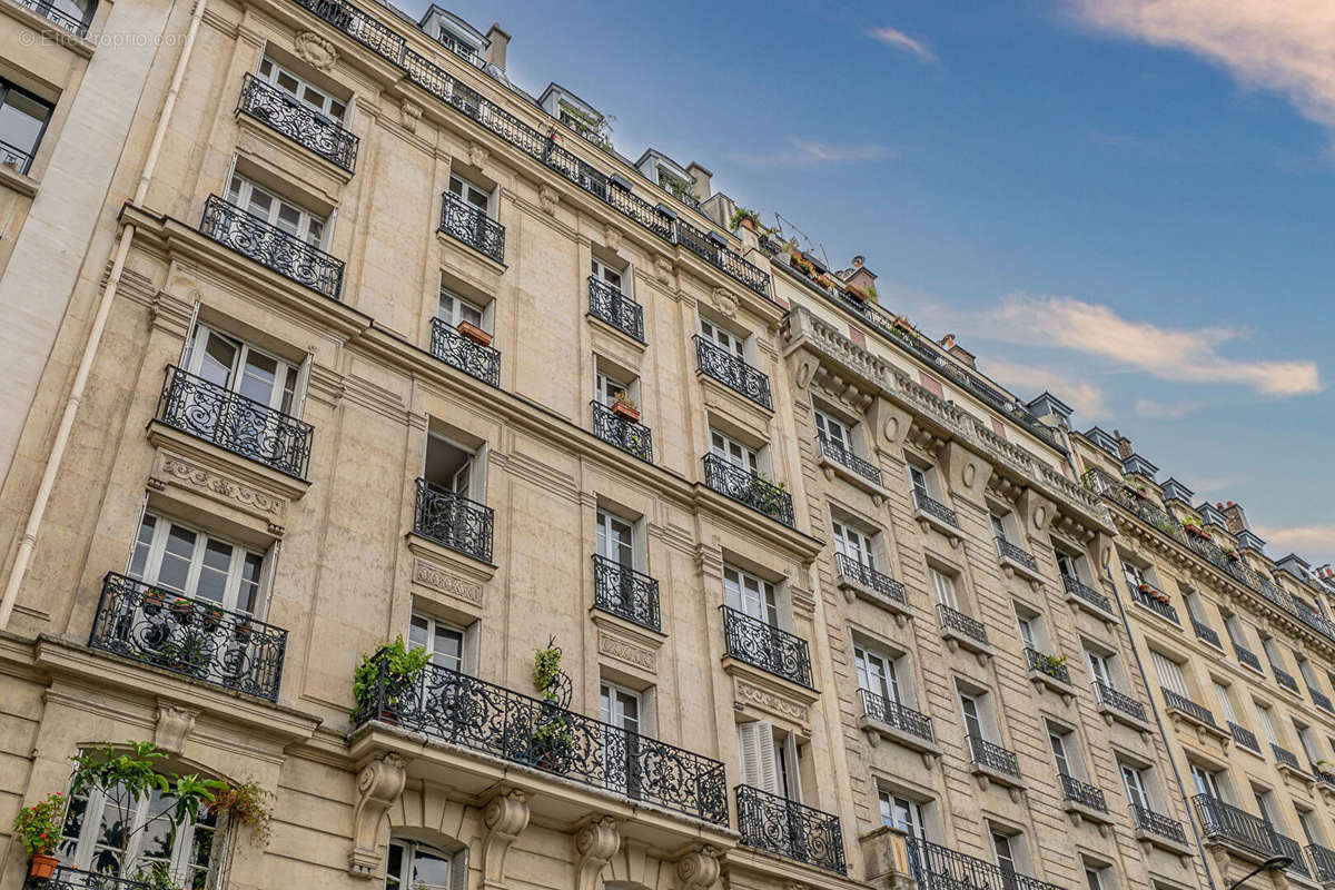 Appartement à PARIS-17E