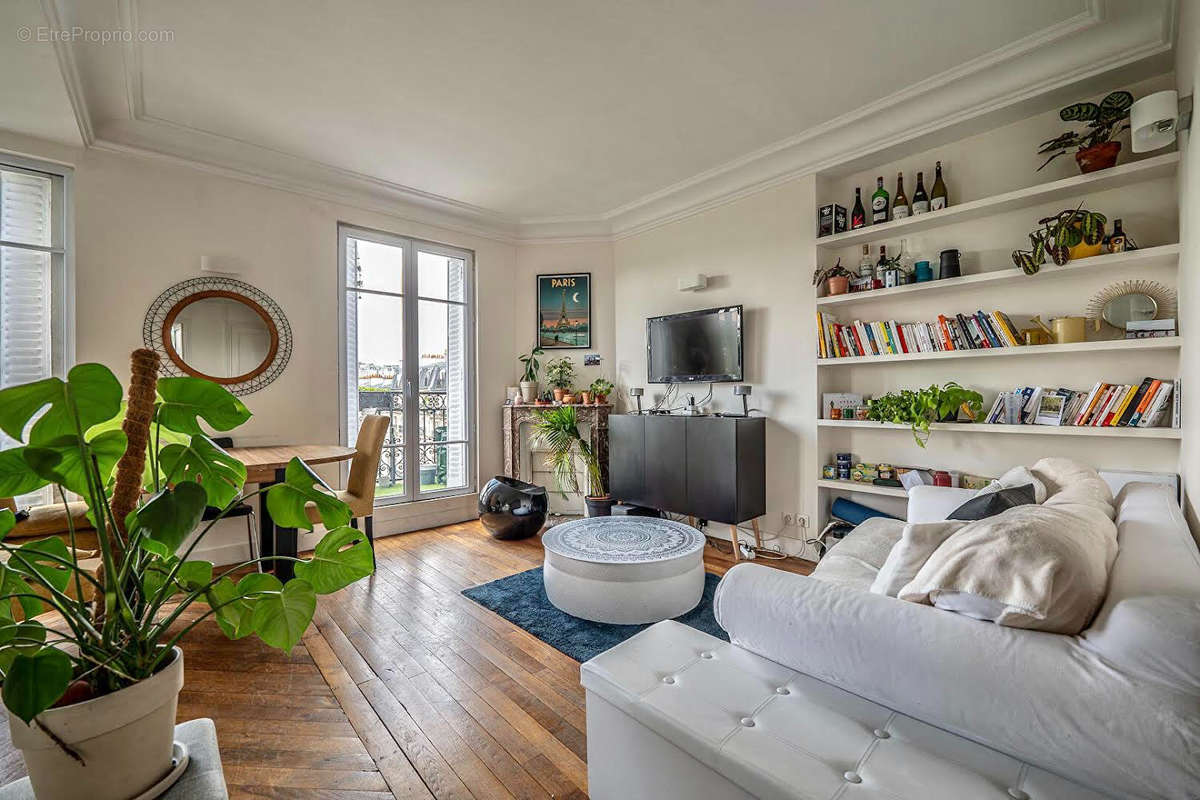 Appartement à PARIS-17E