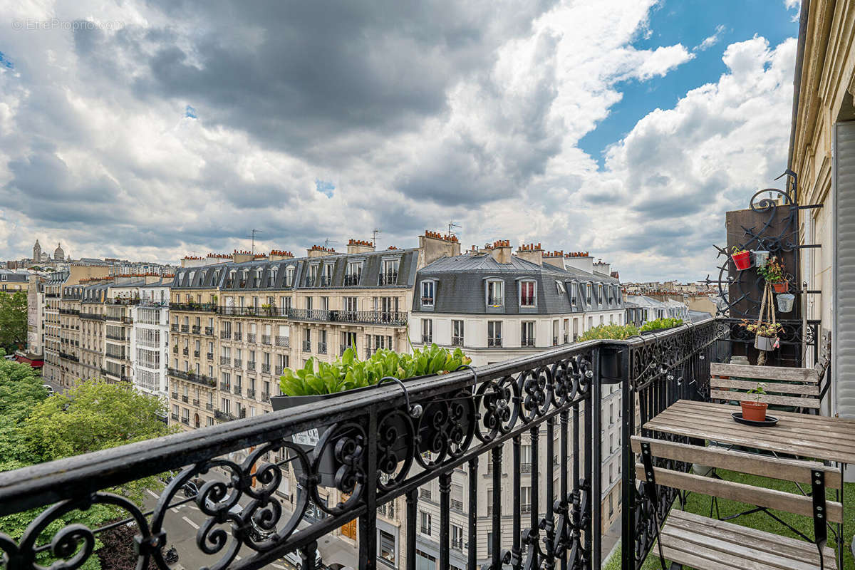 Appartement à PARIS-17E