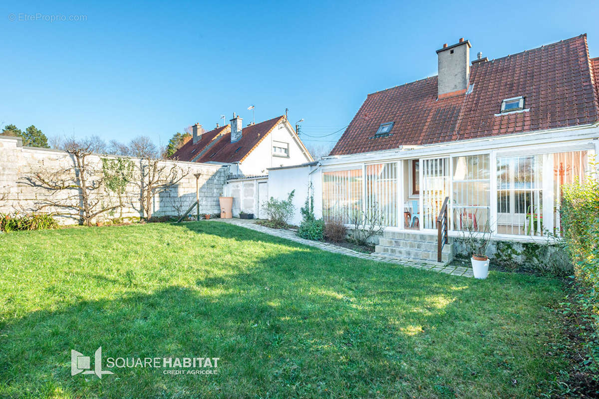 Maison à SAINT-MARTIN-BOULOGNE