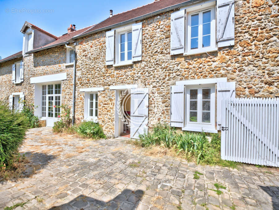 Maison à MAGNY-LES-HAMEAUX