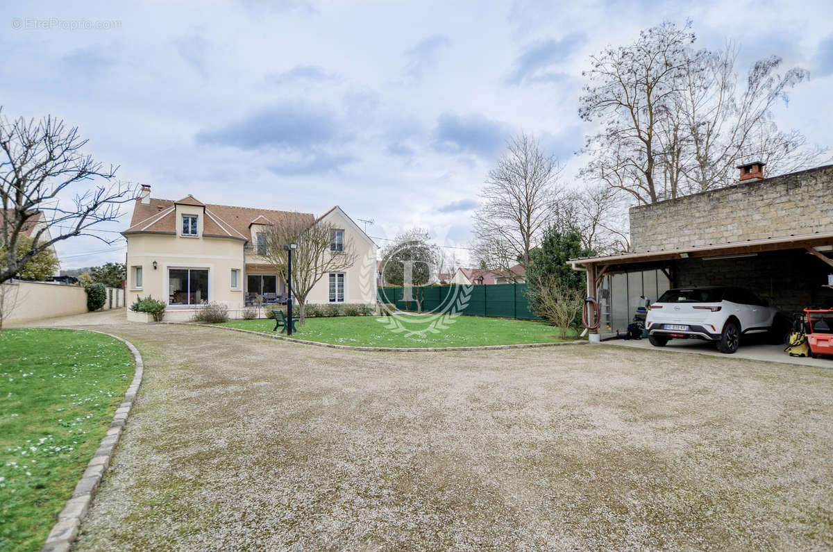 Maison à AUVERS-SUR-OISE