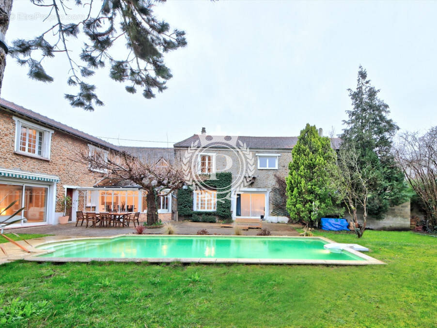 Maison à CHEVREUSE