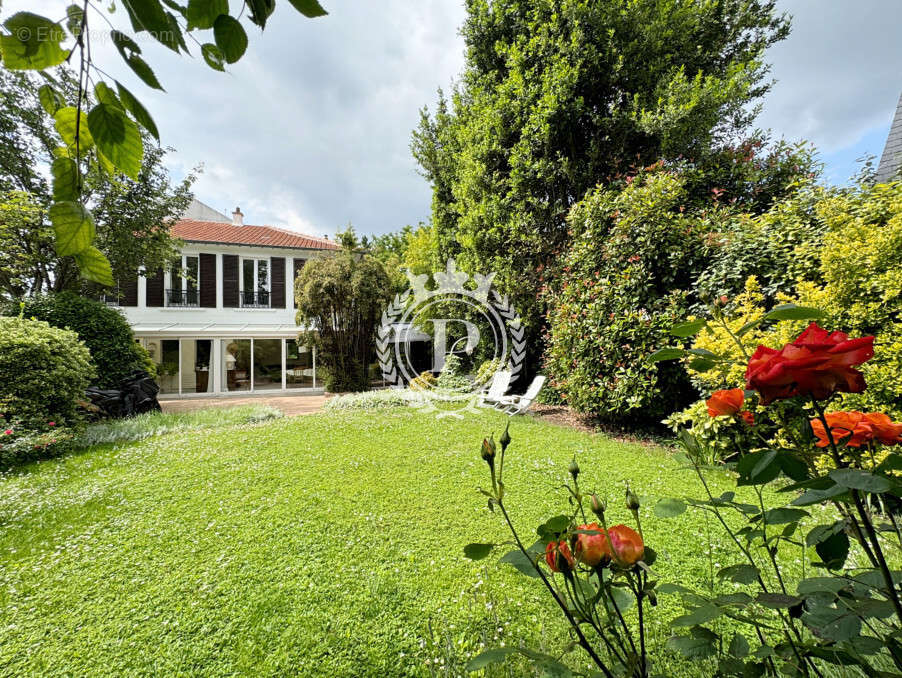 Maison à BRY-SUR-MARNE