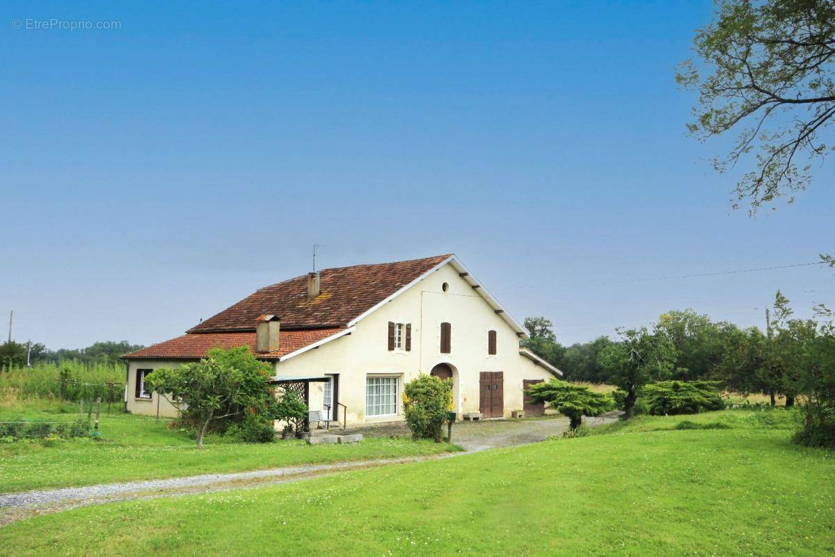 Maison à AMOU