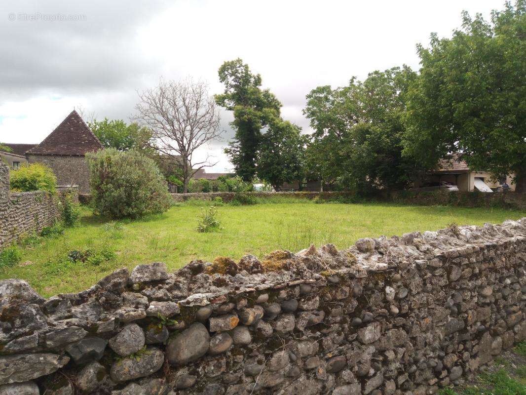 Terrain à BIRON