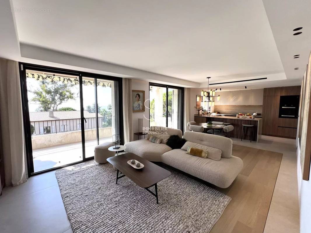 Appartement à VILLENEUVE-LOUBET