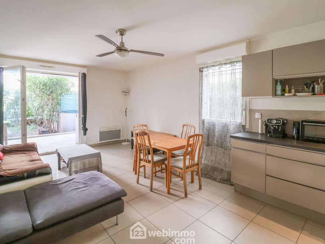 Appartement à MARSEILLE-9E