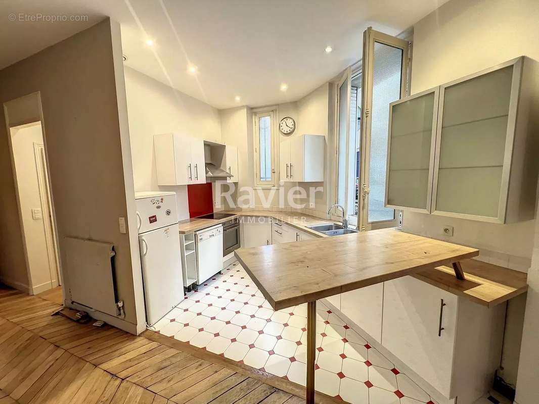 Appartement à PARIS-16E