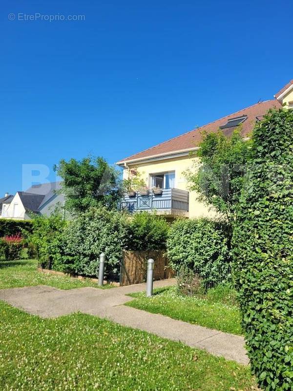 FACADE - Appartement à LEUDEVILLE