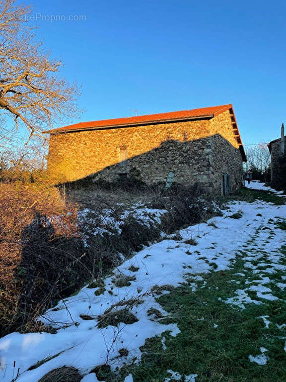 Maison à CHAMPAGNAC-LE-VIEUX