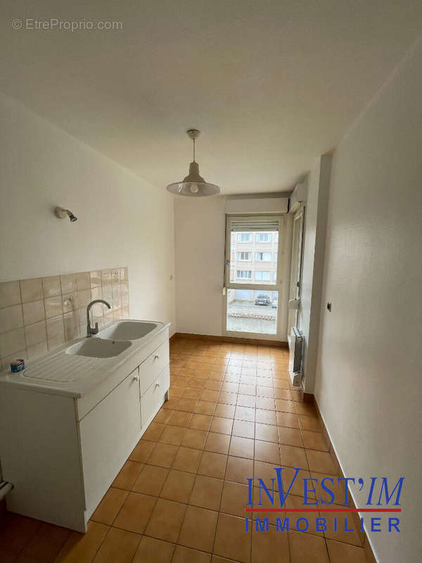 Appartement à SAINT-GENIS-LAVAL