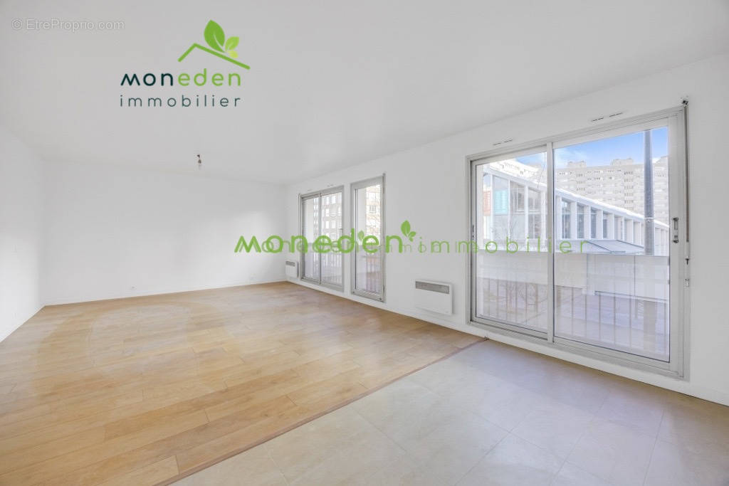 Appartement à COURBEVOIE