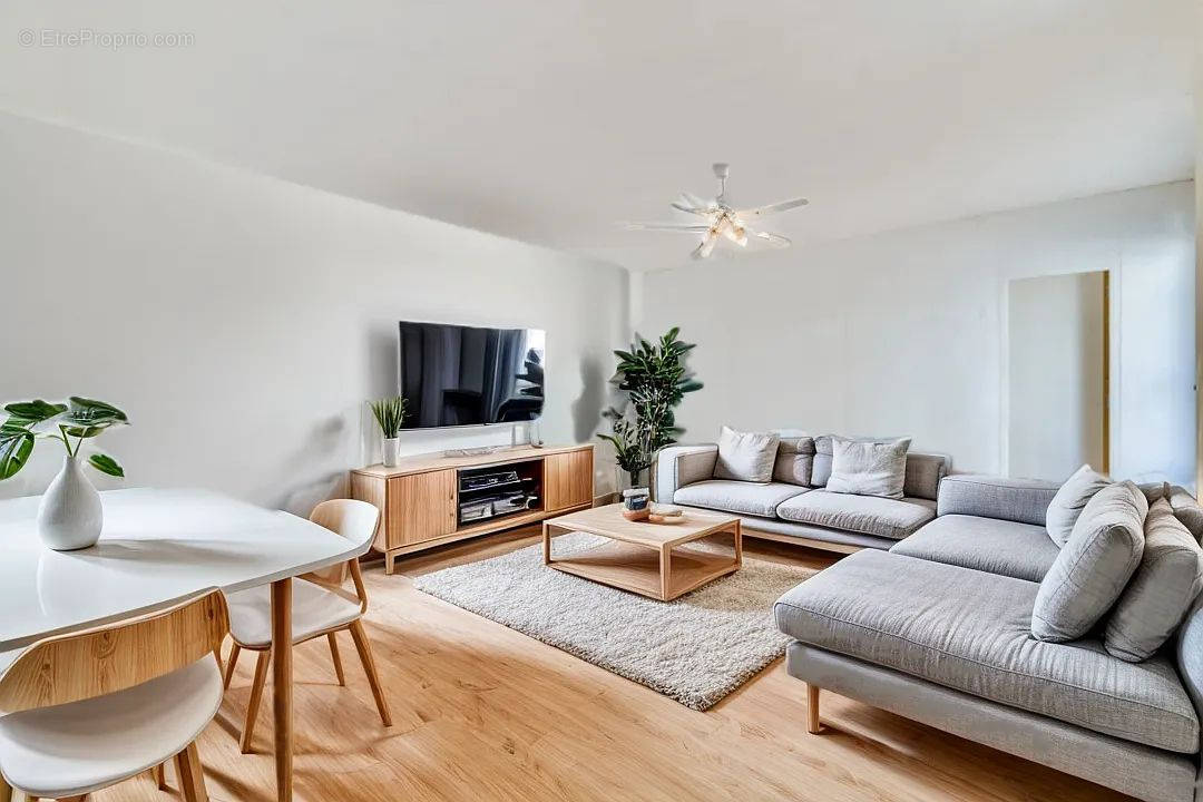 Appartement à PARIS-10E