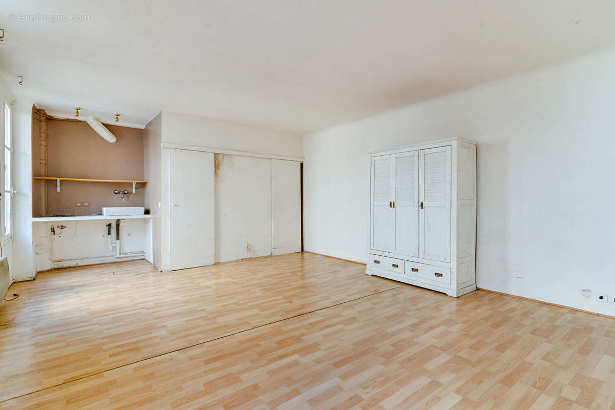 Appartement à PARIS-10E