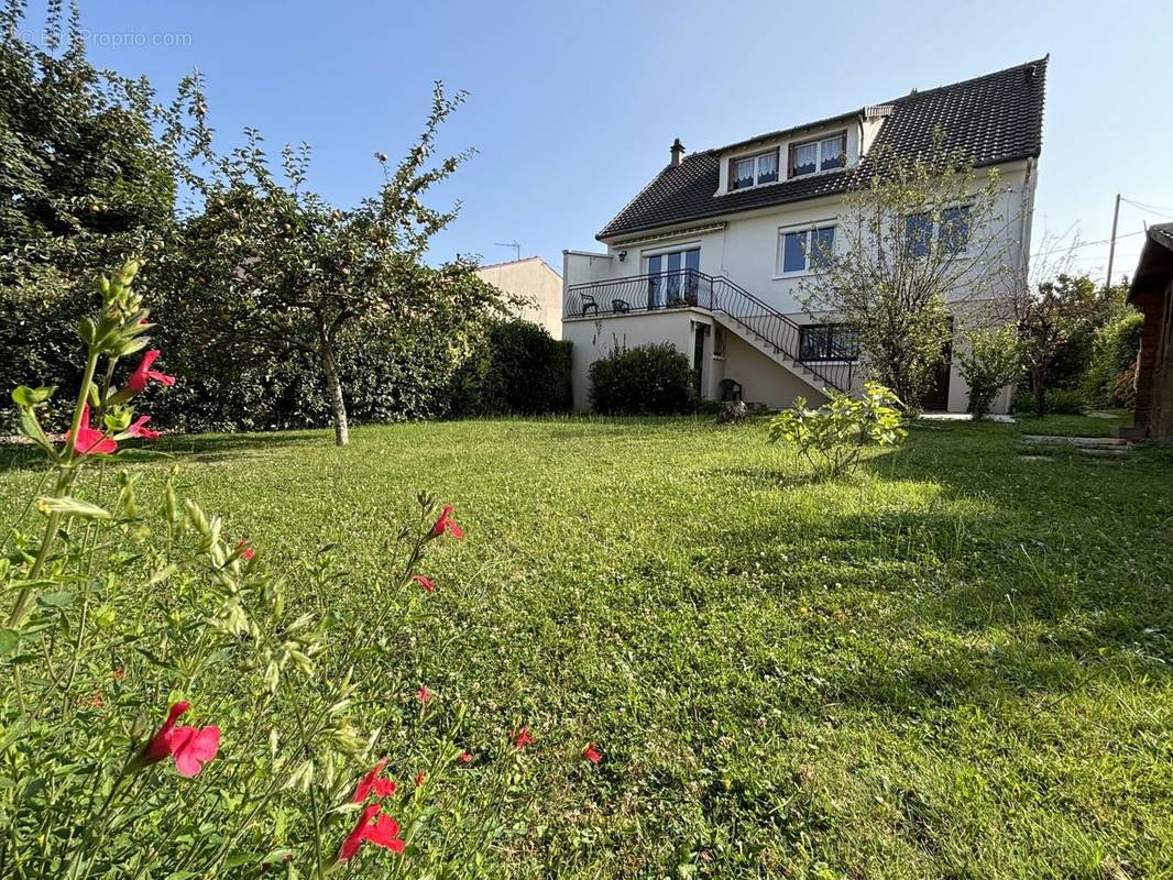 Maison à SAINTRY-SUR-SEINE