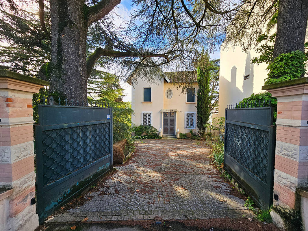 Maison à CALUIRE-ET-CUIRE