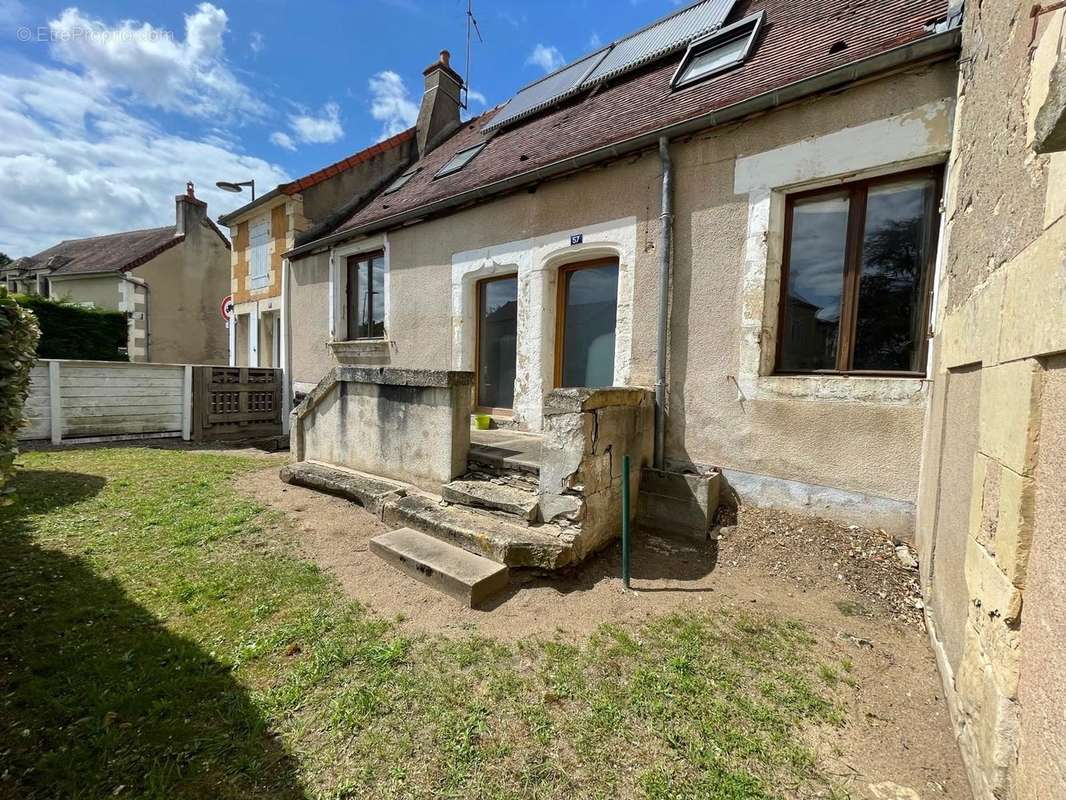 Maison à COULANGES-LES-NEVERS