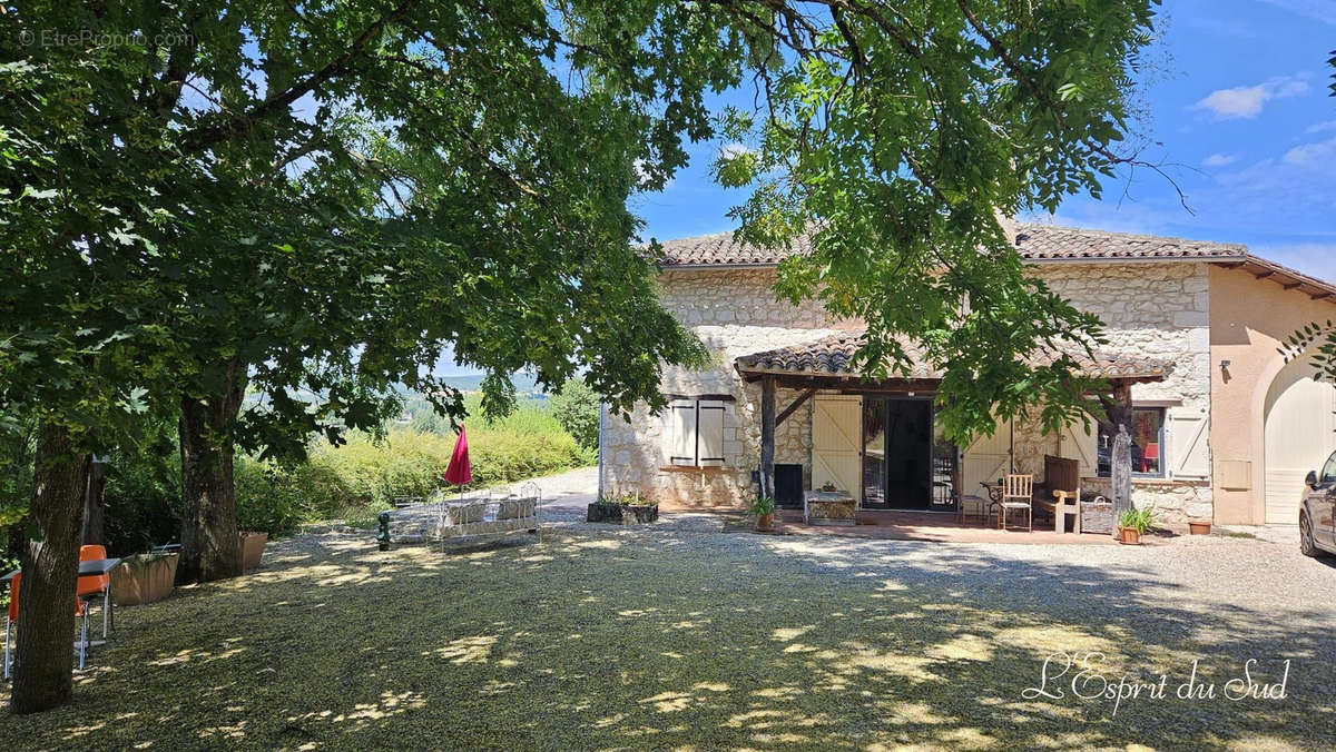 L&#039;entrée - Maison à CASTELNAU-DE-MONTMIRAL