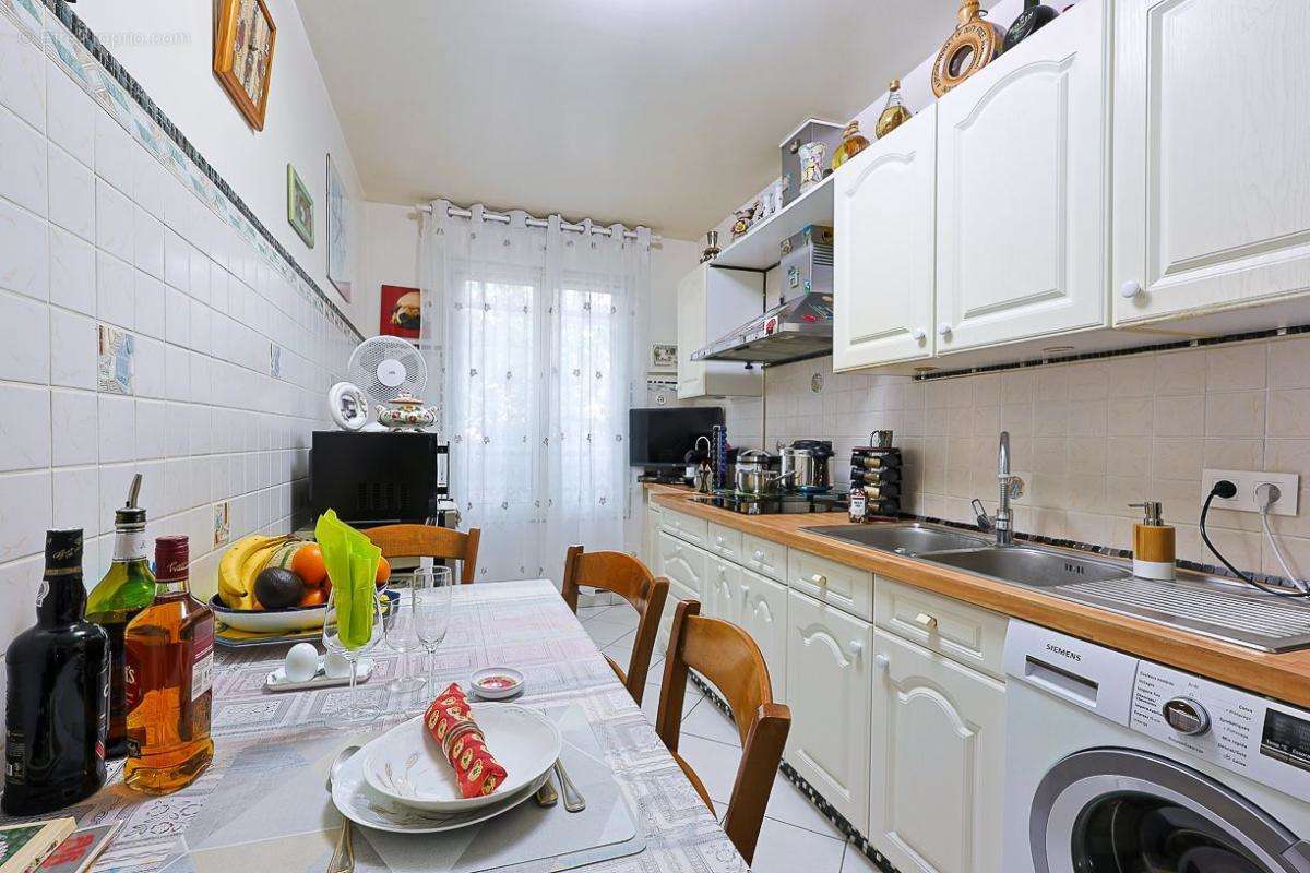 Appartement à CHARENTON-LE-PONT