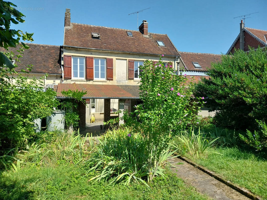 Maison à NEUILLY-EN-THELLE