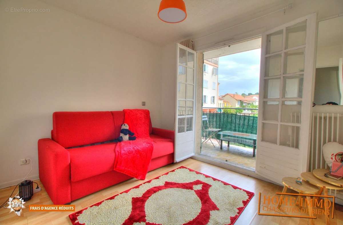 Appartement à VALLAURIS