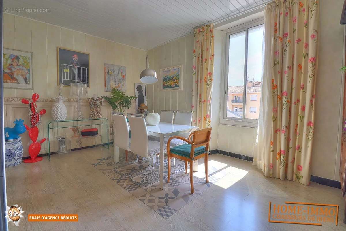 Appartement à VALLAURIS