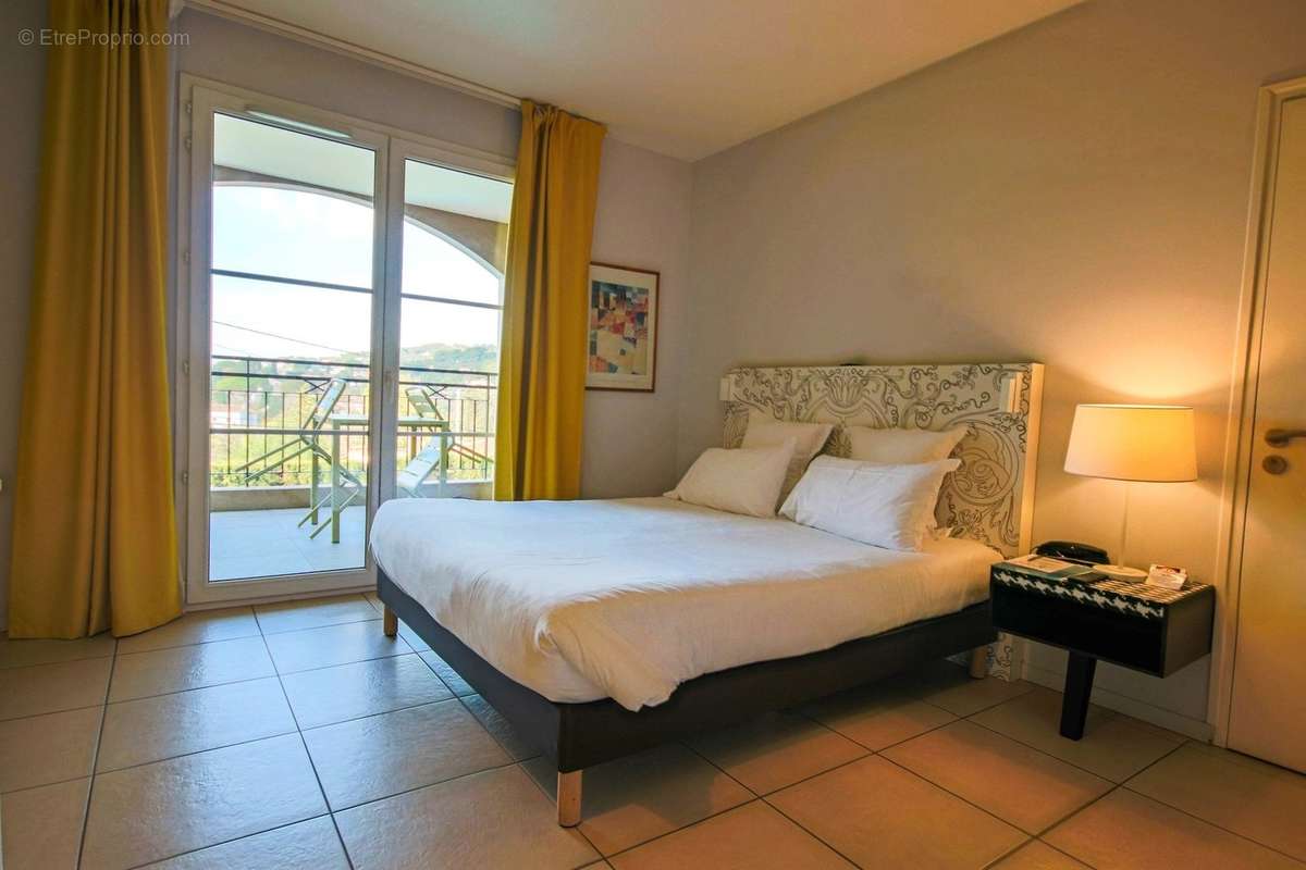 Appartement à MOUGINS