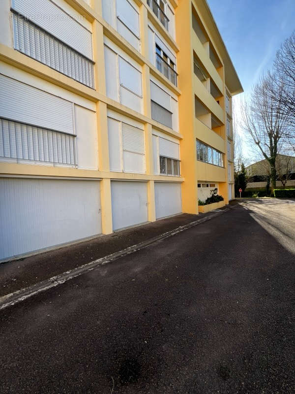 Parking à CHATEAU-D&#039;OLONNE