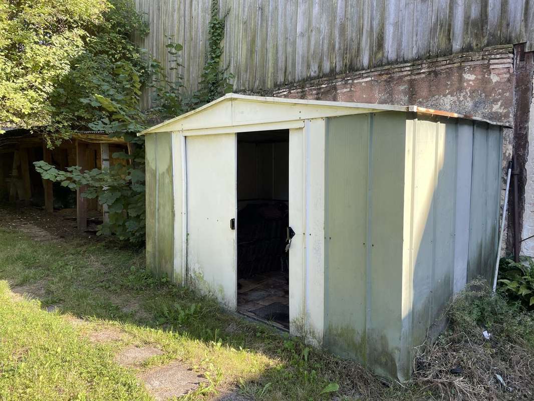 Abri de jardin - Maison à NOGENT-LE-BERNARD