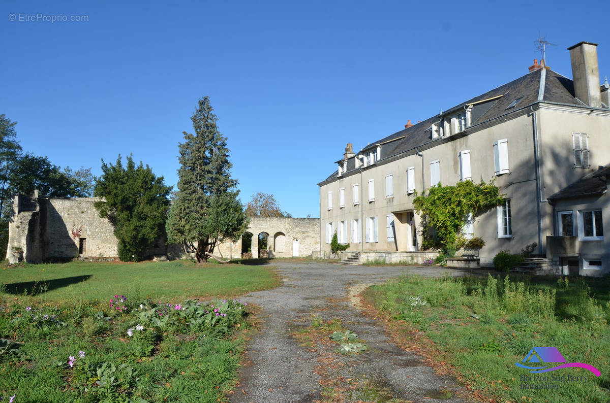 Maison à LE CHATELET