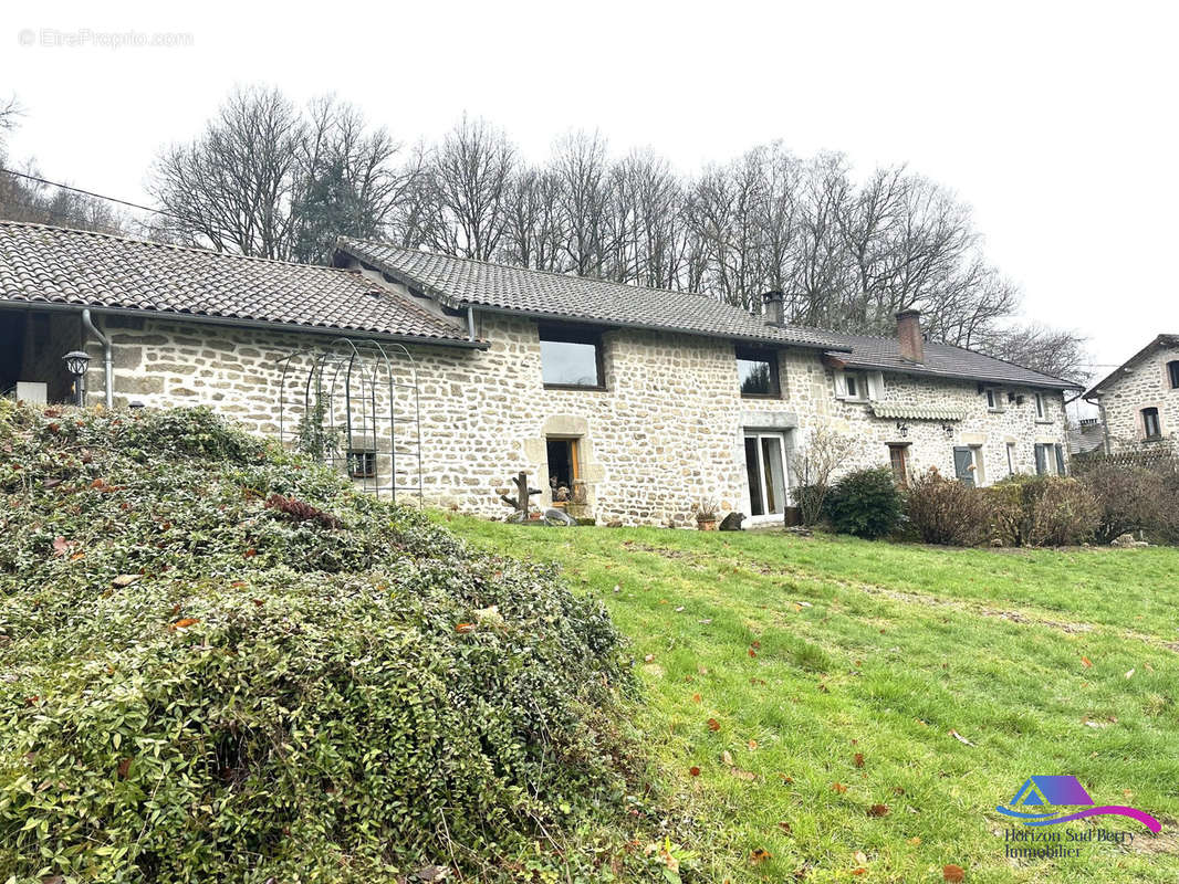 Maison à SAINT-JULIEN-LE-PETIT