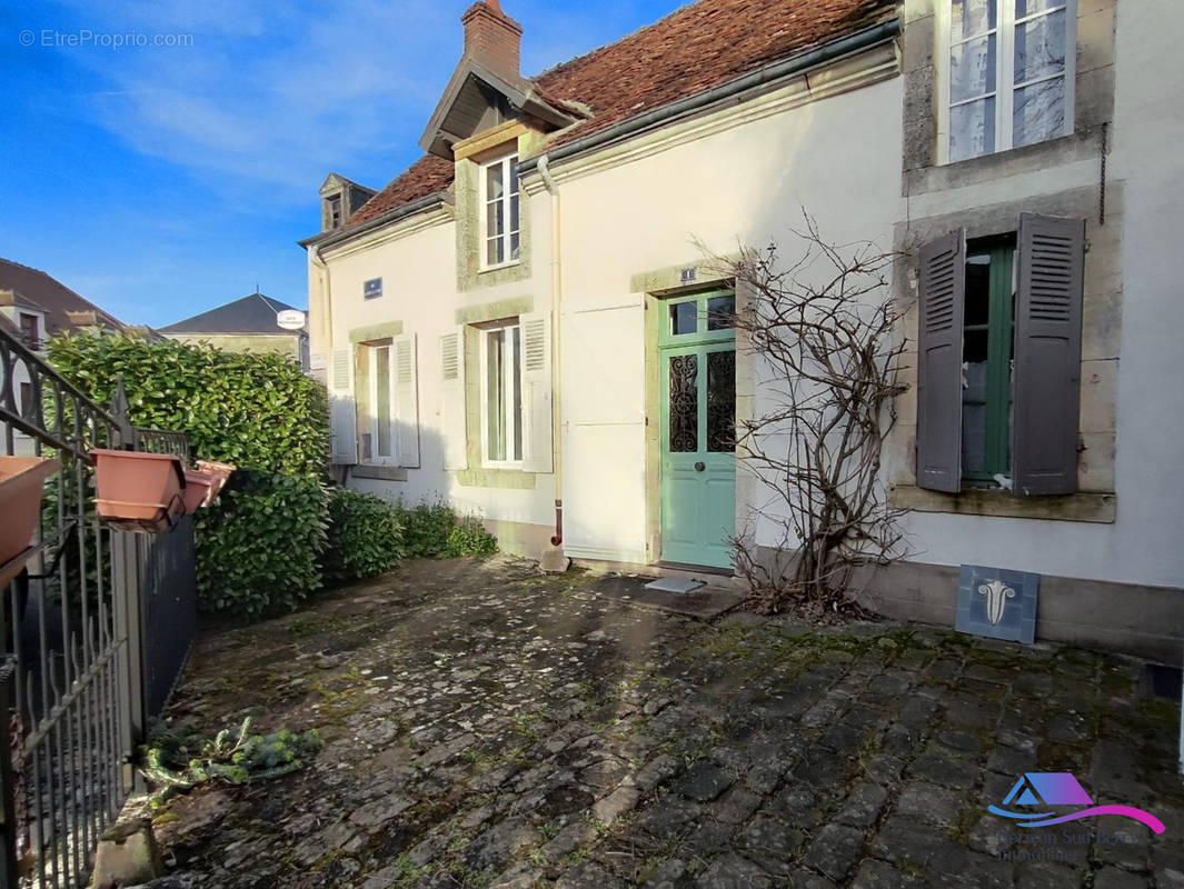 Maison à LOYE-SUR-ARNON