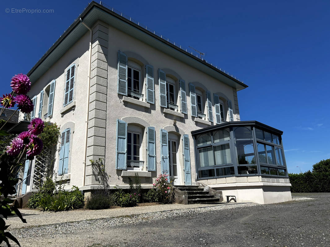 Maison à ARPAJON-SUR-CERE