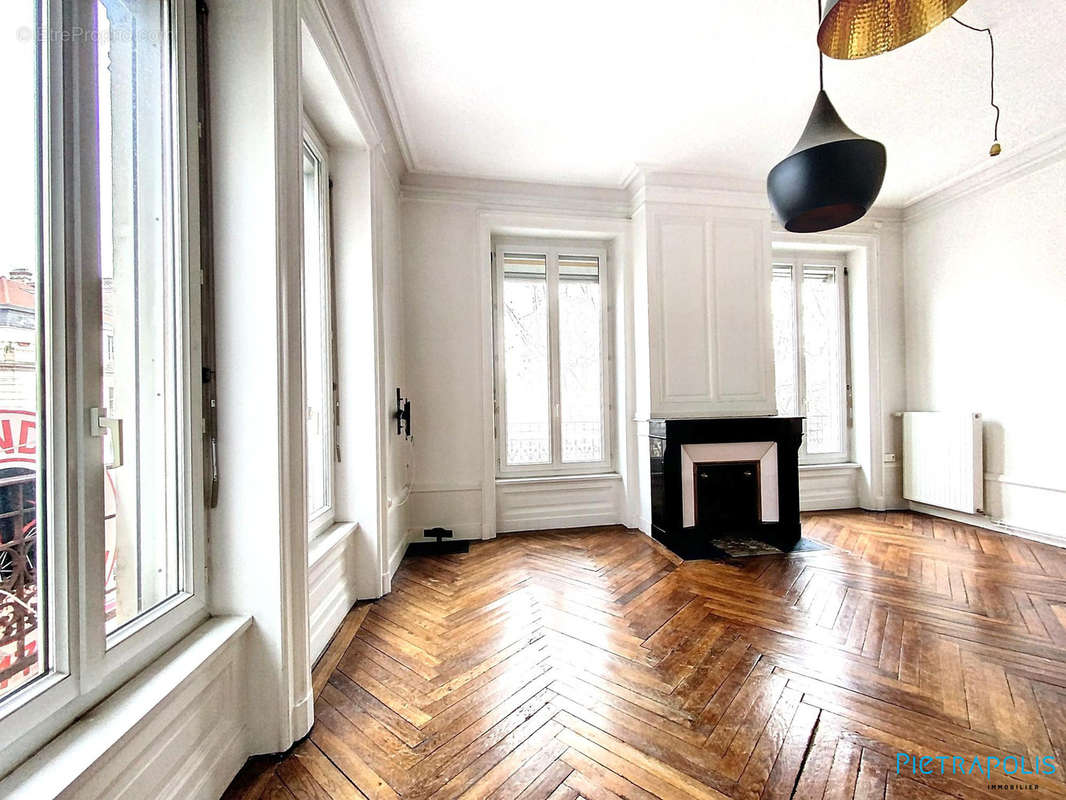 Appartement à LYON-6E