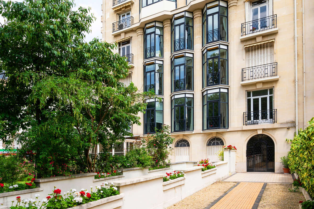 Appartement à NEUILLY-SUR-SEINE